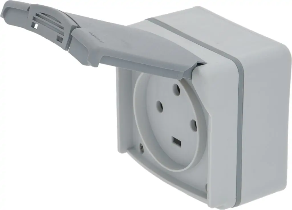 3-POLES SOCKET 20A 400V + PE IP55 IK08, 3050182
